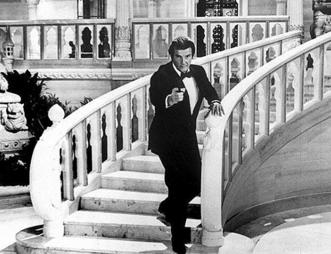 Intérprete de James Bond, Roger Moore morre de câncer