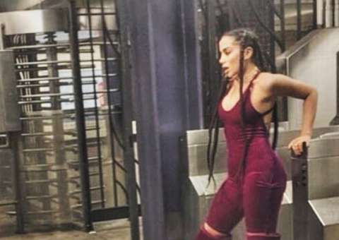 Anitta grava clipe em Nova York e vídeo de bastidores vaza; espia