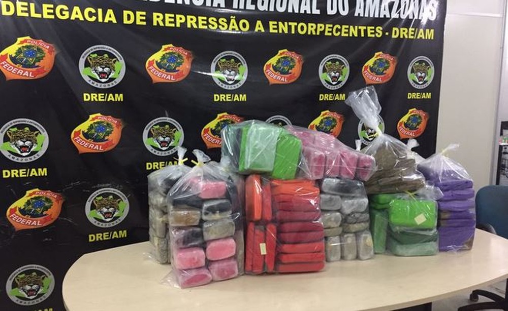 No Amazonas, dupla é presa com 145 kg de maconha escondidos em veículo