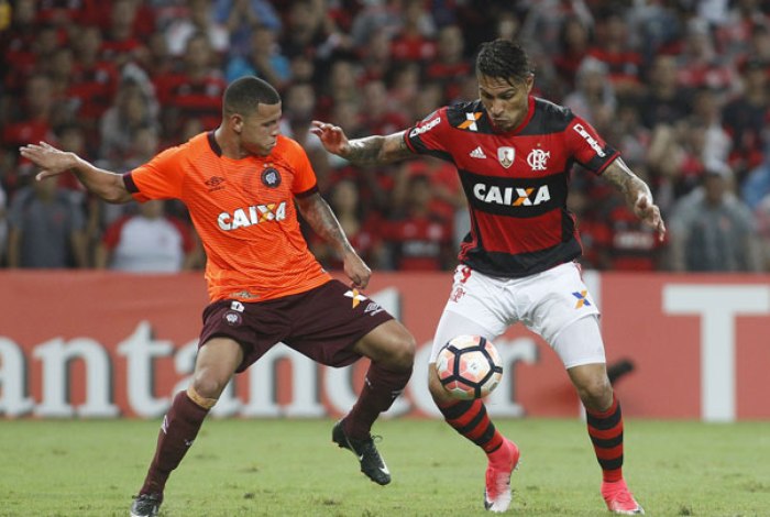 Flamengo e Atlético-PR se enfrentam neste domingo na Arena da Baixada