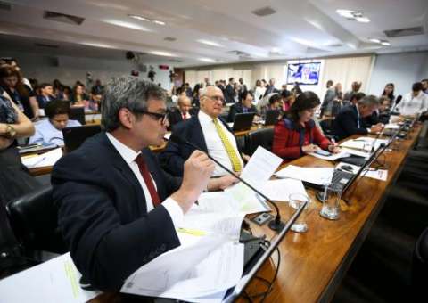 Comissão do Senado aprova PEC da Eleição Direta