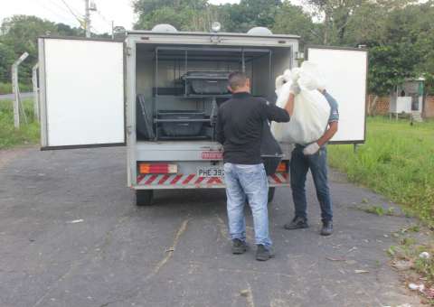 Pai morre ao tentar salvar bebê durante assalto em Manaus 