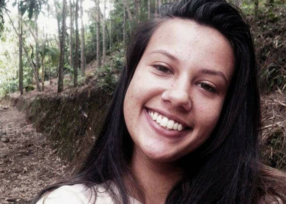 Jovem de 19 anos é sequestrada e queimada viva