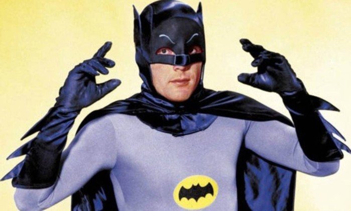 Morre o ator Adam West, o Batman clássico da TV