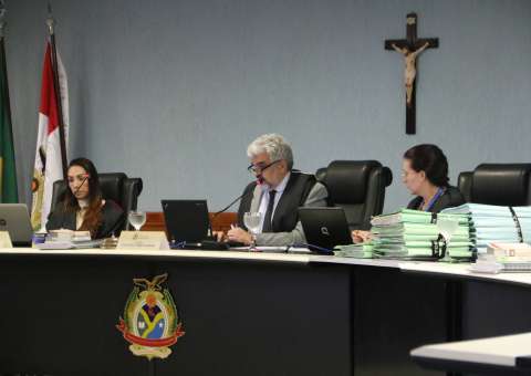 TCE julga 77 processos de aposentadoria no Amazonas
