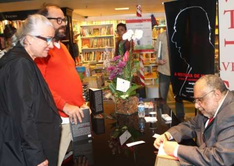 Morre  Bastos Moreno, colunista do Globo e comentarista da CBN