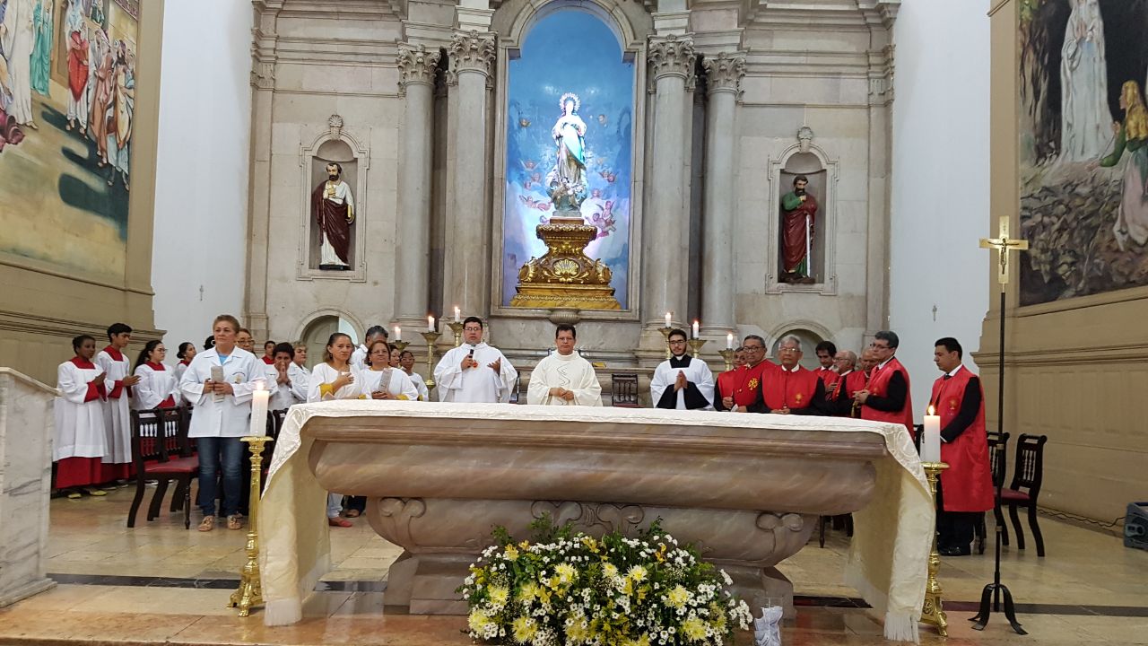 Missa e procissão marcam Dia de Corpus Christi em Manaus