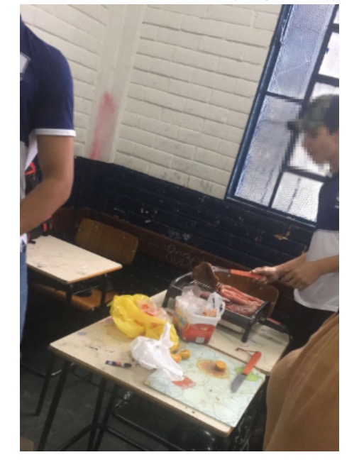 Alunos fazem churrasco em sala de aula e se dão mal 