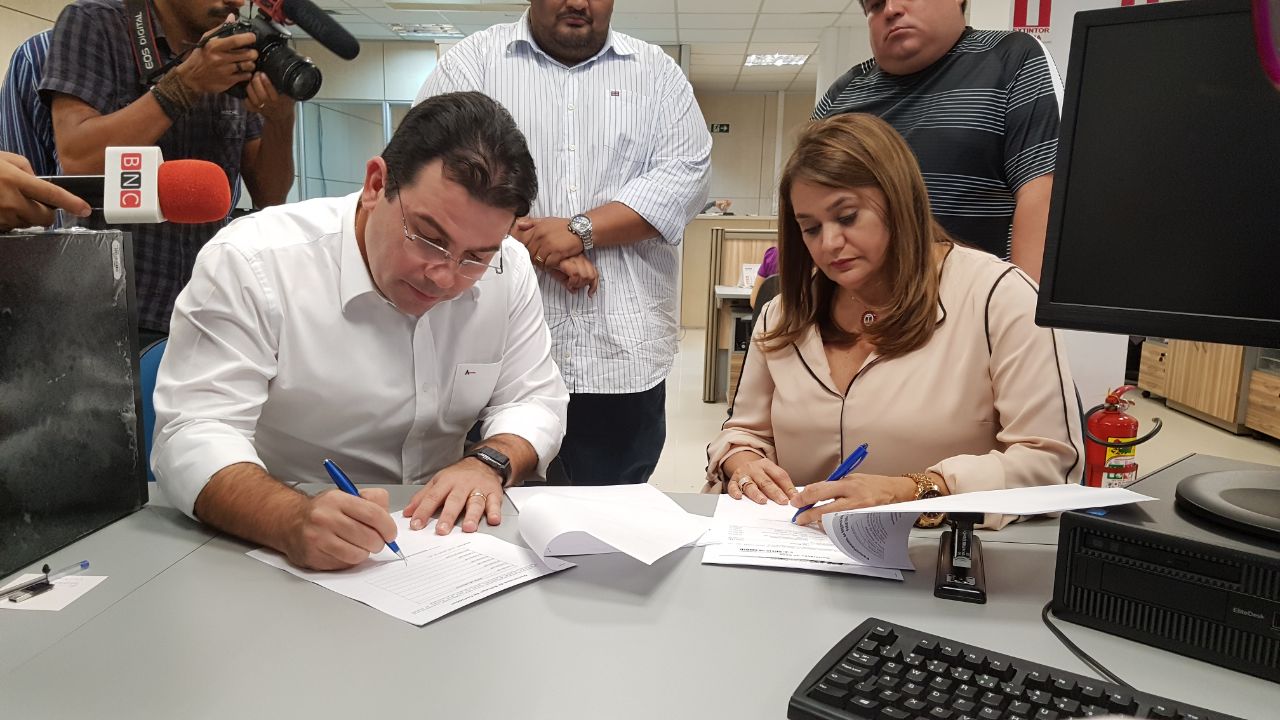 No TRE-AM, Wilker Barreto registra candidatura e apresenta plano de governo com atenção ao interior