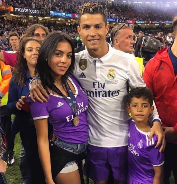 Revelado sexo do bebê que namorada de Cristiano Ronaldo está esperando