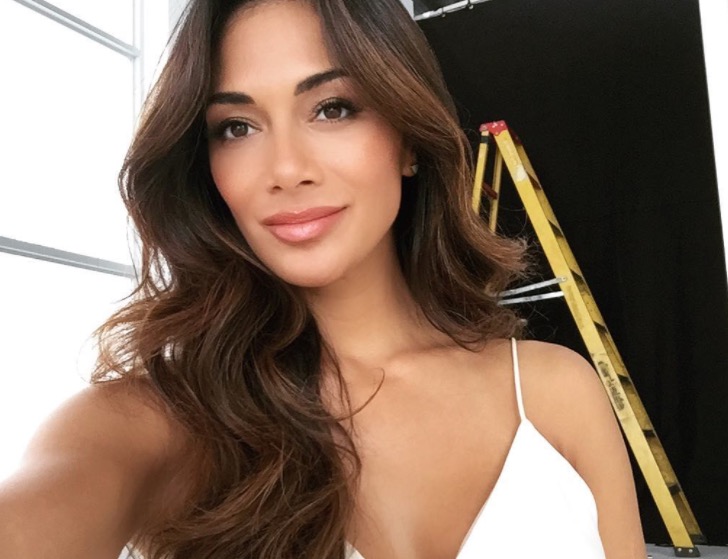 Nicole Scherzinger comemora 39 anos com foto de bumbum para cima