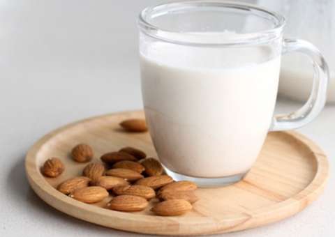 Leite feito de grão vegetal é indicado para controle de triglicérides
