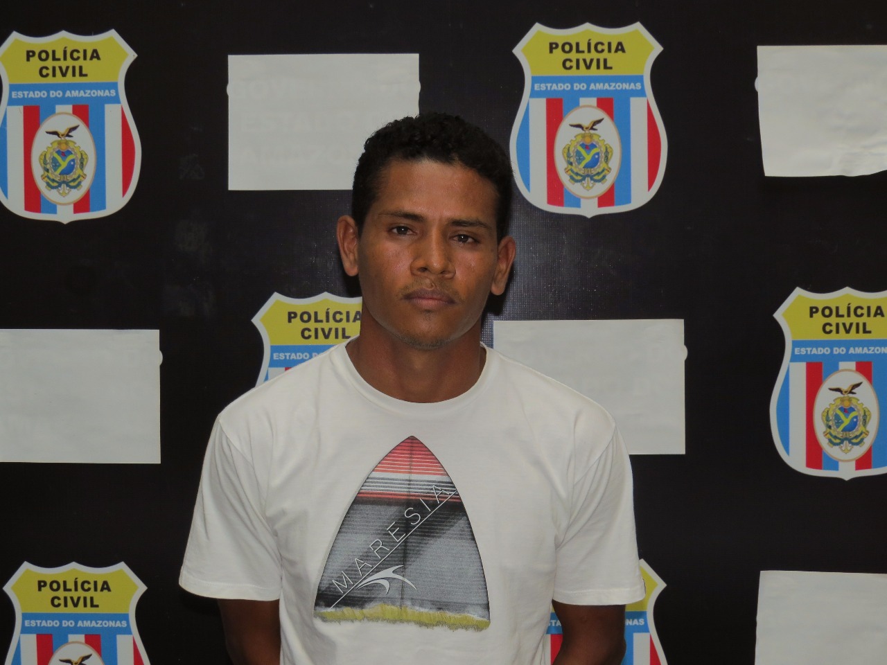 Em Manaus, homem é preso acusado de agredir companheira e matar filho que tentou defendê-la 