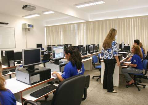 Entrega de documentos para cursos do Cetam inicia nesta terça-feira