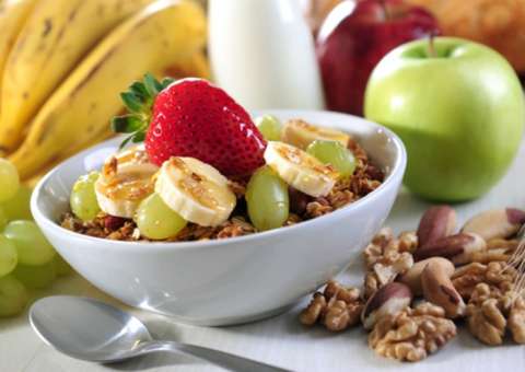 Fibras de frutos estimulam funcionamento do intestino reduzindo risco de doenças 