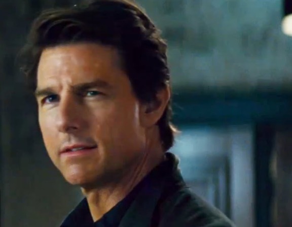 Tom Cruise sofre acidente pulando de prédio em cena de 'Missão Impossível 6'