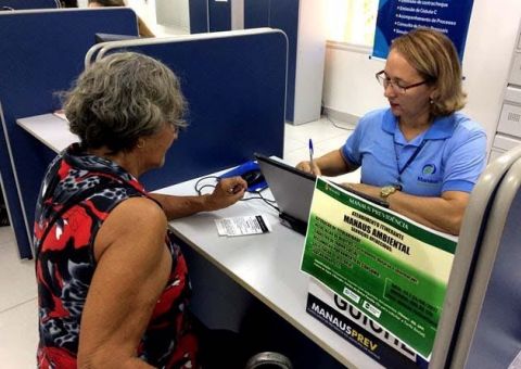 Aposentados resolvem pendências de água e energia na Manaus Previdência 