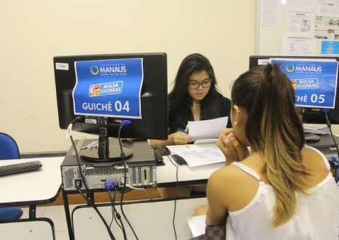 Entrega de documentos do Bolsa Idiomas começa nesta quarta-feira