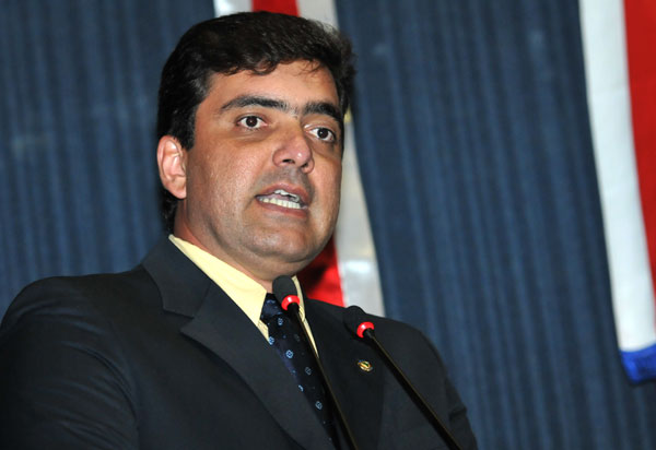 Partido de Abdala Fraxe tenta tumultuar processo eleitoral no Am e volta a acionar STF