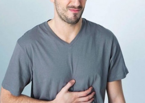 Conheça dicas de como evitar azia e má digestão 