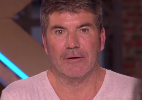  Brasileira tira a roupa e choca jurados durante X Factor do Reino Unido 