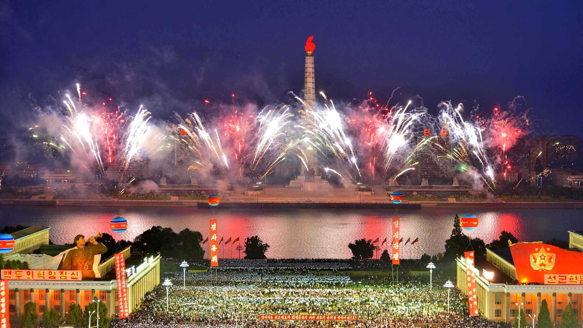 Coreia do Norte faz festa para comemorar testes com bombas nucleares