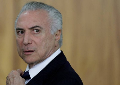 Ao lado de ministros e Maia, Temer não comenta segunda denúncia