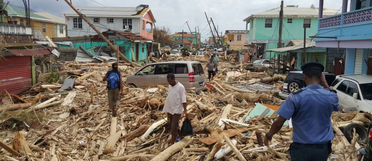 Furacão Maria deixa 15 mortos e 20 desaparecidos em Dominica