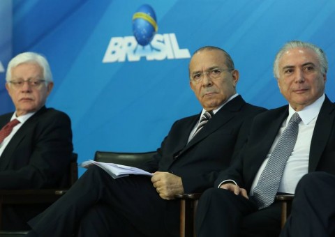   Denúncia contra Temer tramitará de forma conjunta com a de ministros