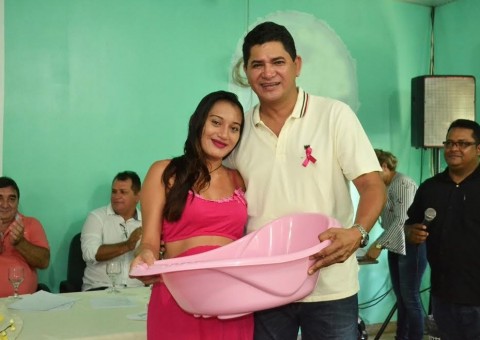 Grávidas participam de ação e recebem kits bebê em Parintins 