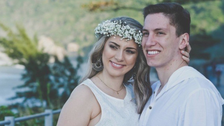 Ex-goleiro sobrevivente da Chapecoense vai se casar após ter cerimônia adiada por tragédia