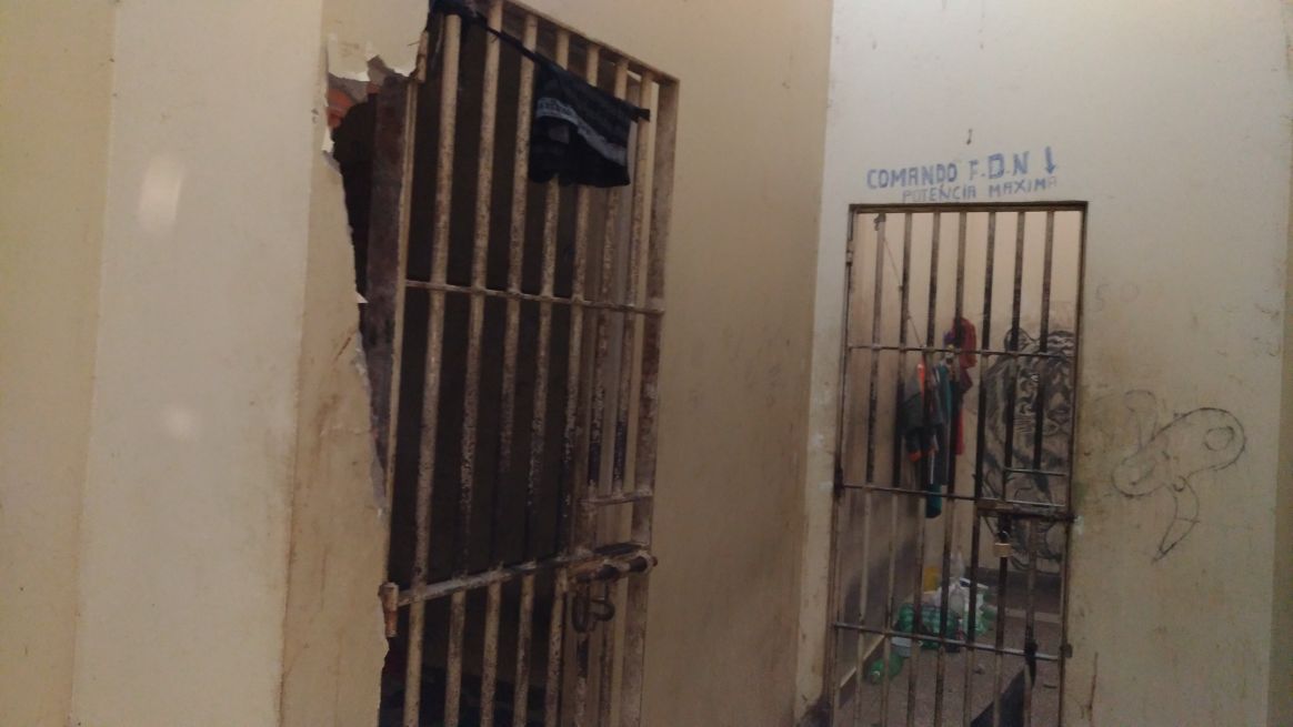 15 presos são transferidos para Manaus após arrancarem grades de celas no interior