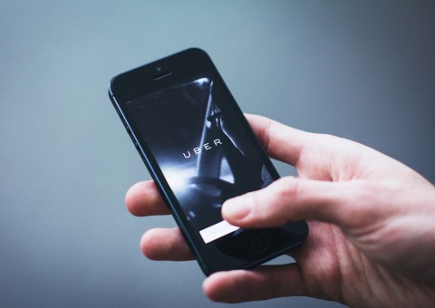 Projeto que regulamenta Uber é aprovado no Senado com modificações