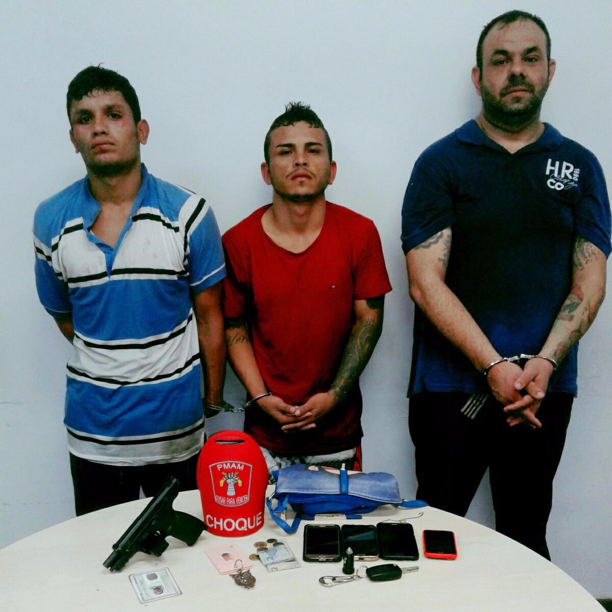 Trio é preso em flagrante após realizar ‘arrastões’ com arma de brinquedo em Manaus