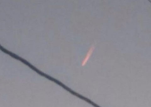 Bola de fogo é vista caindo do céu e intriga internautas