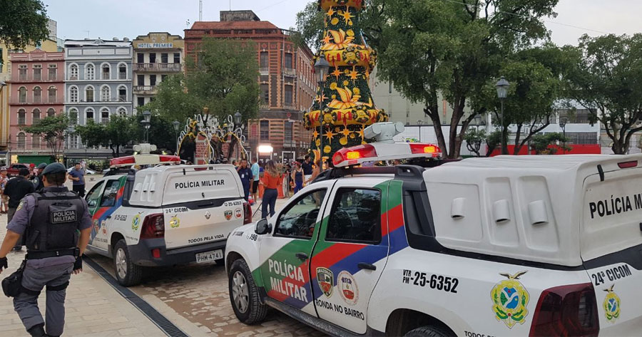 Quatro pessoas são alvejadas durante tiroteio na Praça da Matriz