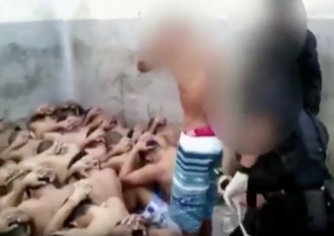 Vídeo mostra presos sendo torturados com armas de choque por agentes penitenciários 