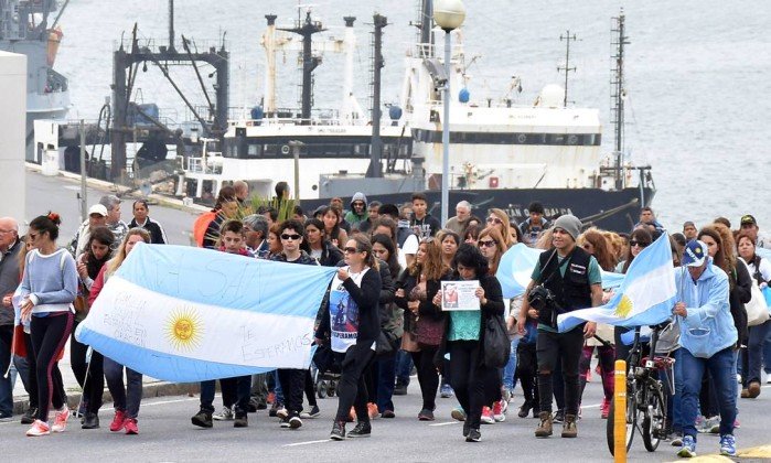 Marinha argentina investiga novo suposto 'contato' a 950 metros de profundidade