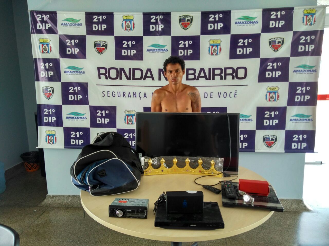 Suspeito de furtar casa é preso após ser capturado por populares em Manaus