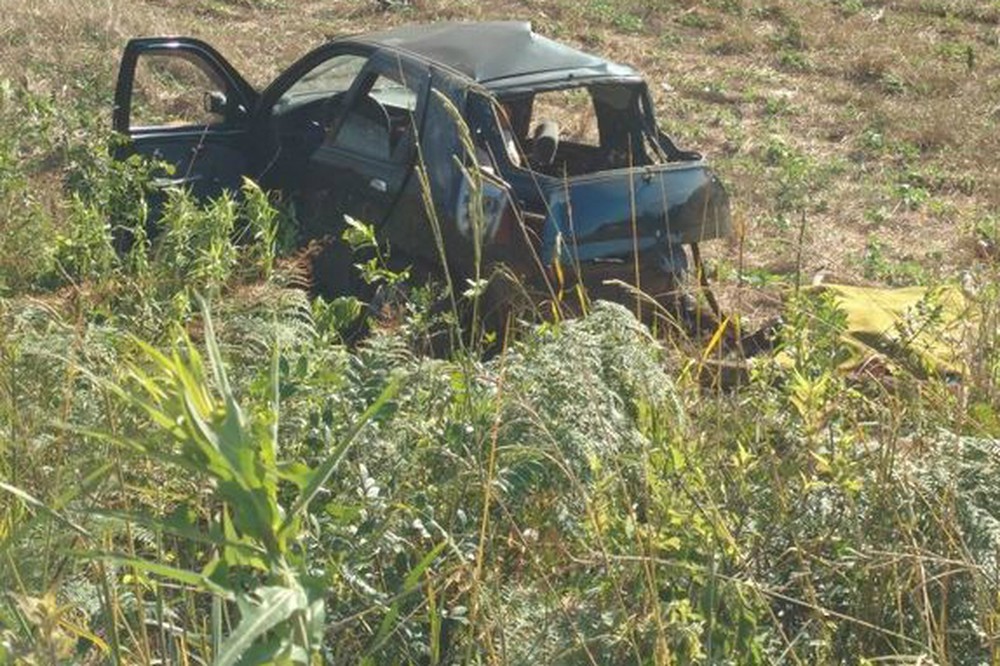 Cinco adultos e uma criança morrem em acidente entre carros