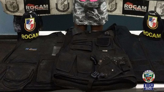 Em Manaus, mulher é presa com coletes balísticos escondidos em casa