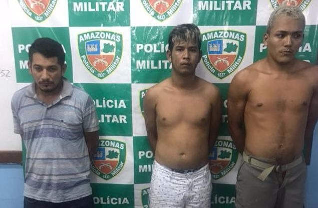 Em Manaus, trio é preso suspeito de fazer arrastão em micro-ônibus 