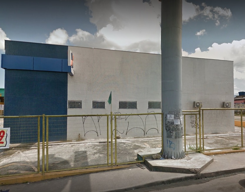 Grupo invade e rouba agência da Caixa em Manaus