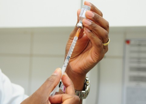 Anvisa libera serviço de vacinação em farmácias de todo o país