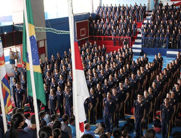 MPE suspende cobrança de taxas em colégios militares de Manaus