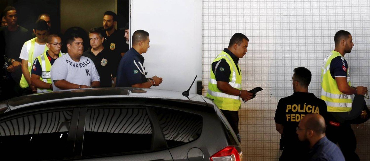 PF faz operação contra funcionários de aeroporto envolvidos em tráfico de drogas