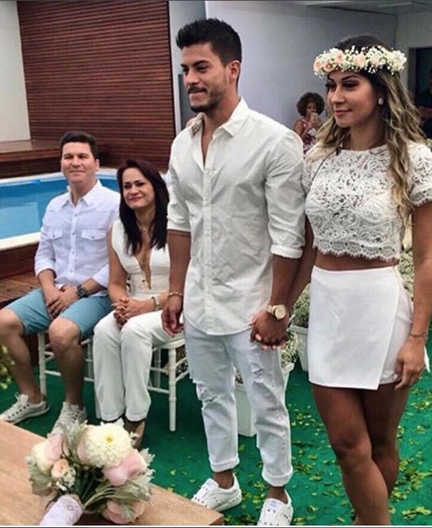 Mayra Cardi faz casamento surpresa para Arthur Aguiar