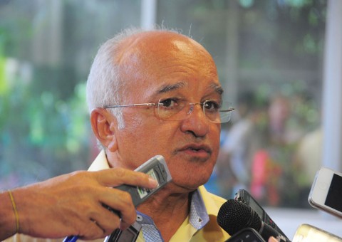 José Melo deixa presídio em Manaus