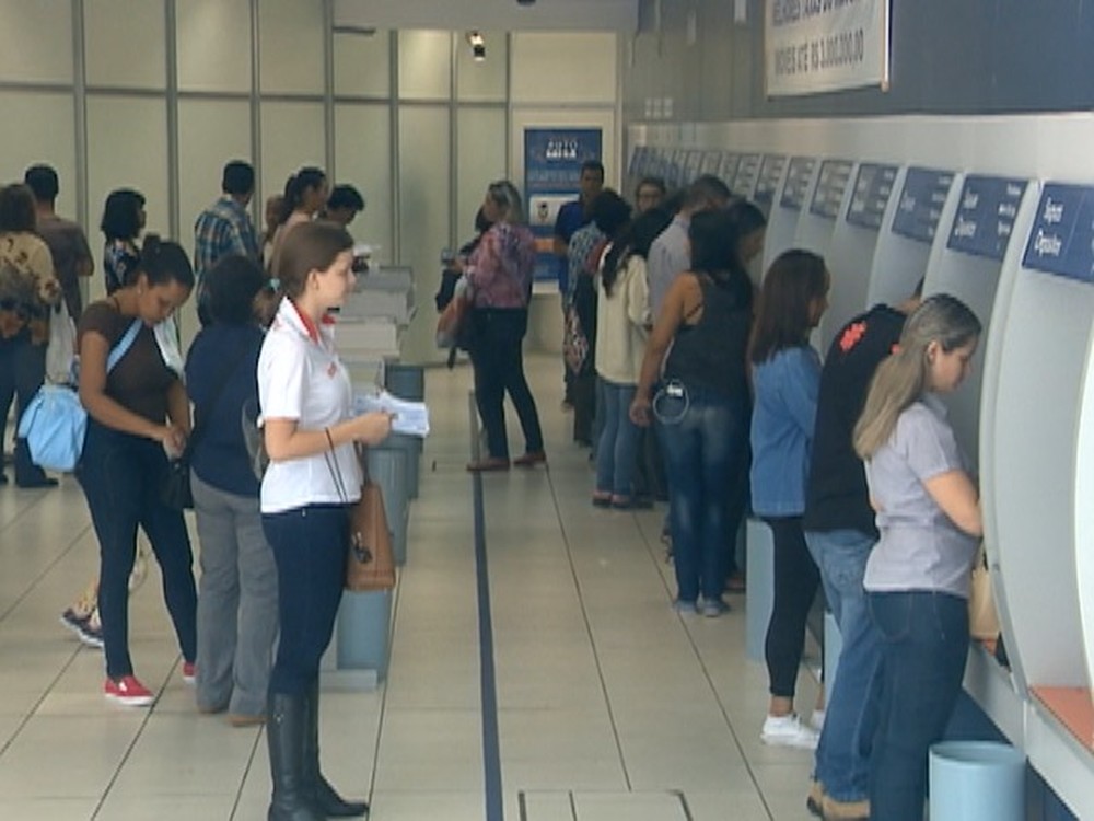 Trabalhador tem até esta quinta-feira para sacar abono salarial ano-base 2015