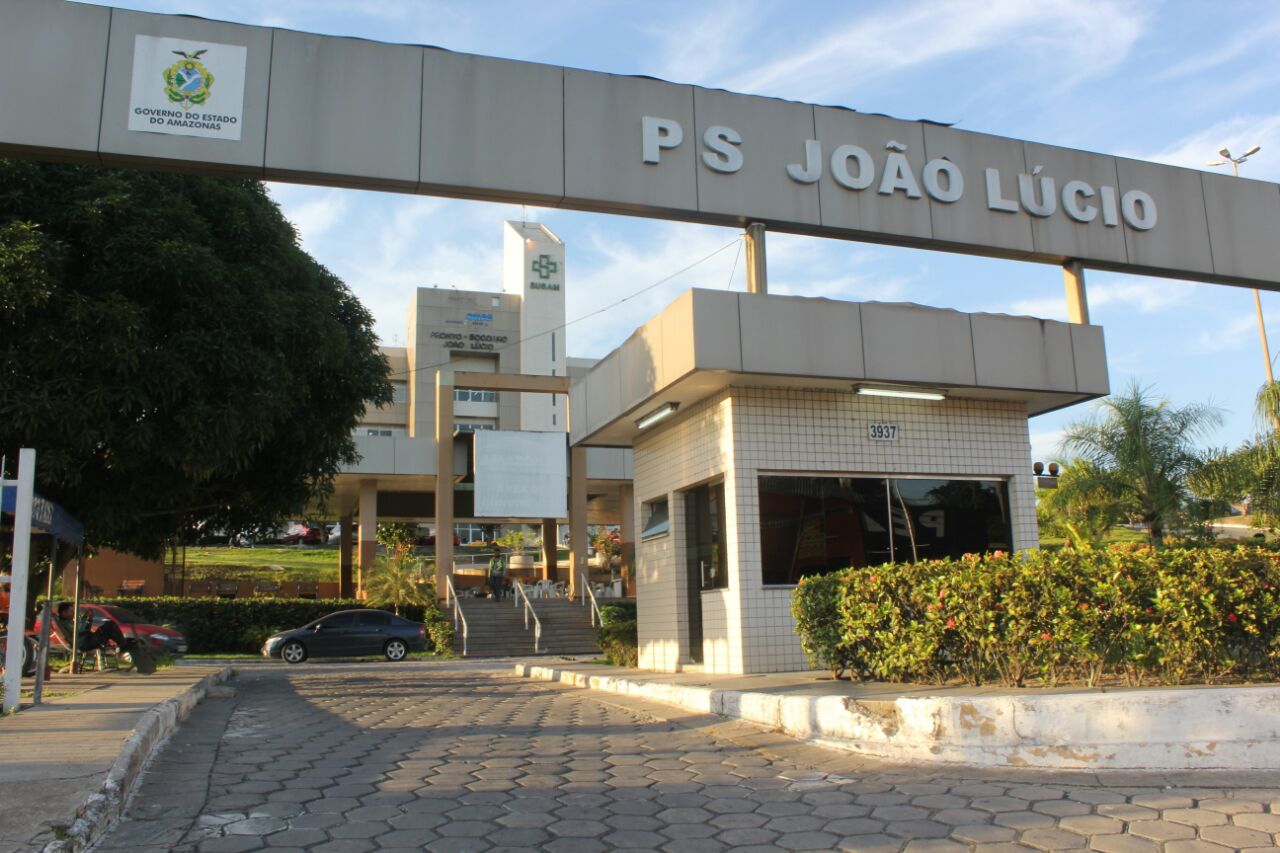 Jovem leva tiro no rosto enquanto caminhava em rua de Manaus